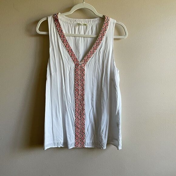 Gianni Bini White Sleeveless Tank with Aztec print sz S - Picture 1 of 4